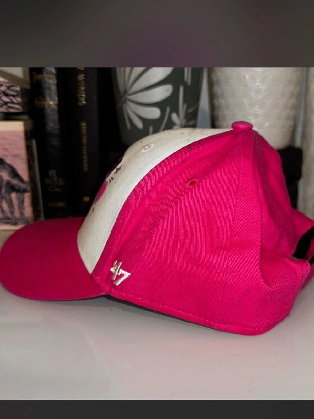 Atlanta Braves Pink & White Baseball Cap